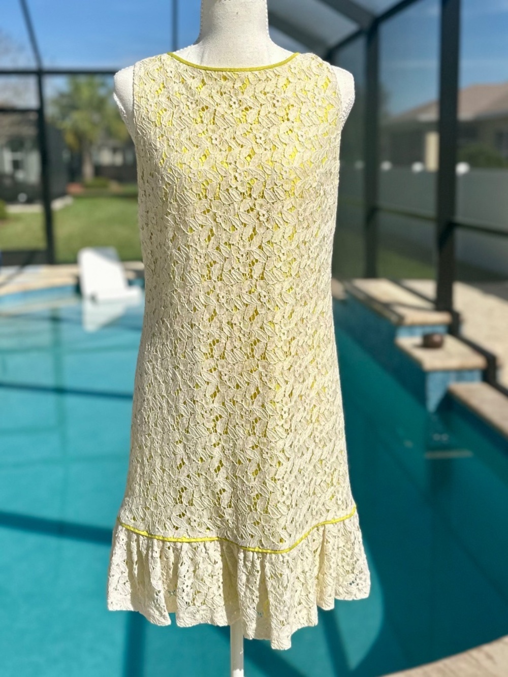 Ann Taylor Loft, White Floral Lace/ Yellow-Green Lining Dress, Size 6